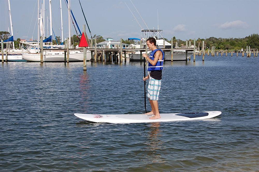 Capt Hirams Resort Sebastian Esterno foto