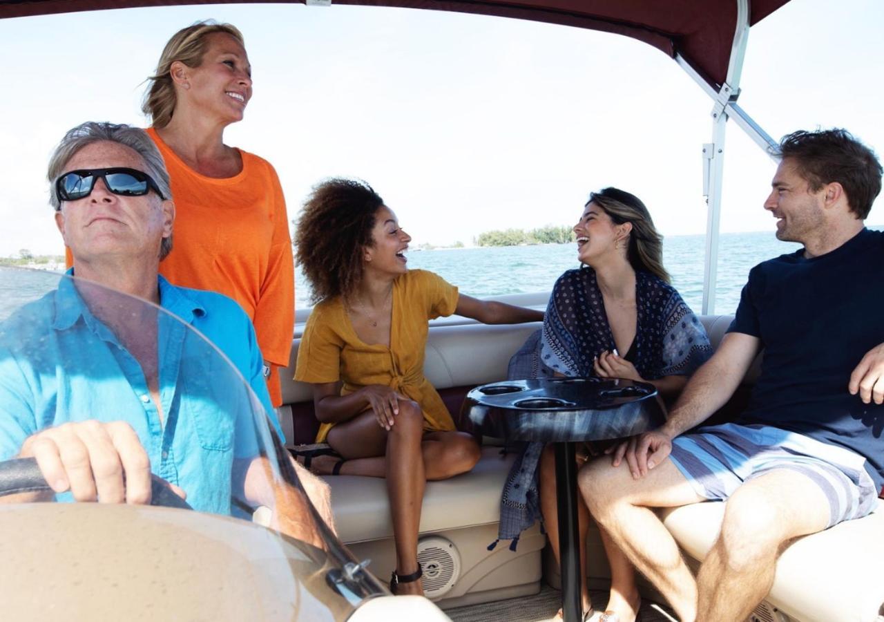 Capt Hirams Resort Sebastian Esterno foto